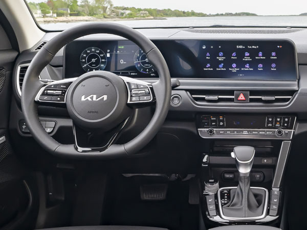 2024 Kia Seltos Interior