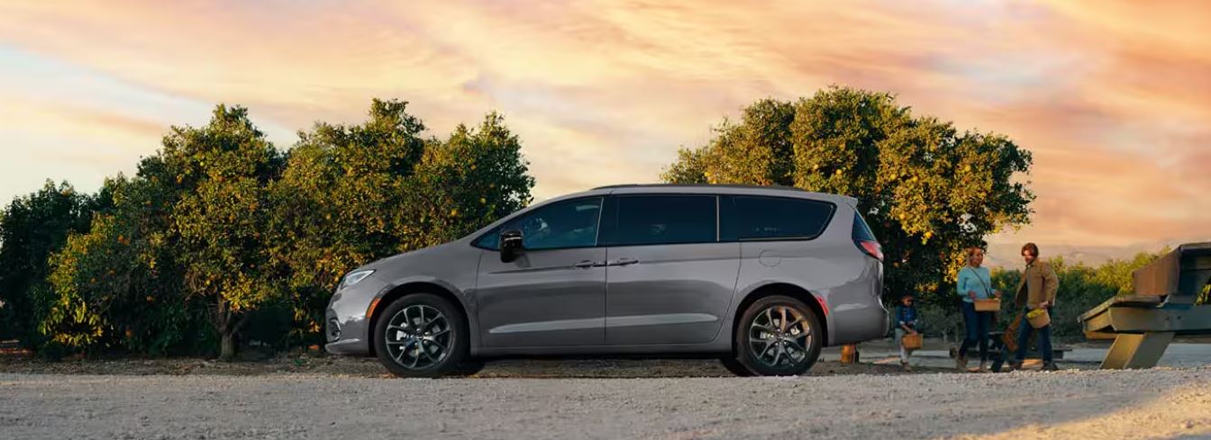 2024 Chrysler Pacifica Touring L Overview
