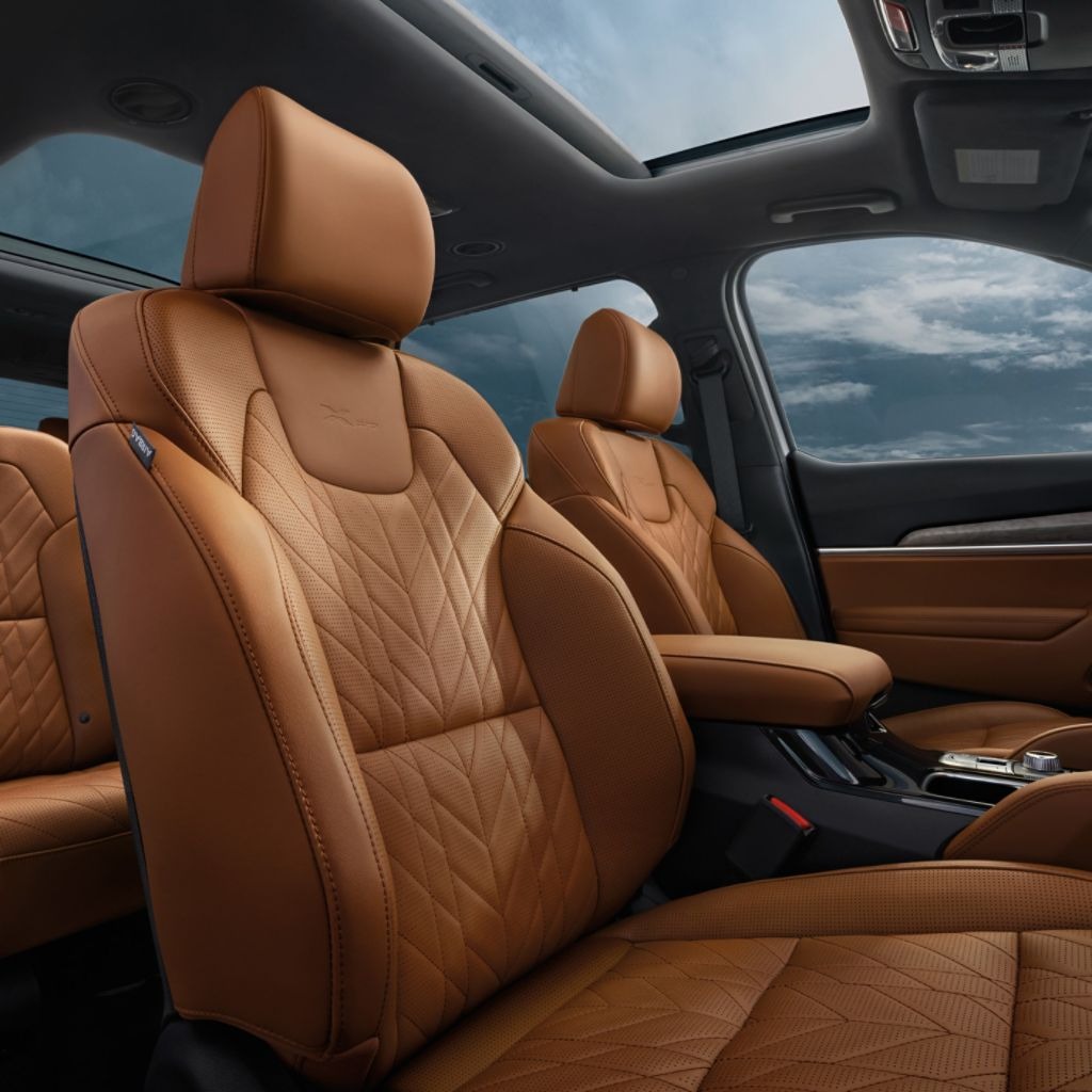 2024 Kia Telluride Front Chairs