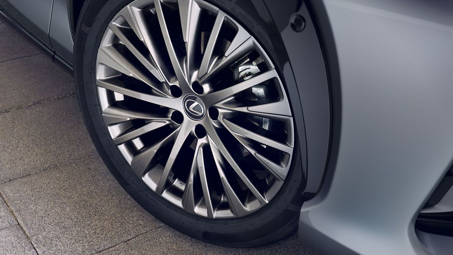 2024 Lexus RZ 450e Wheel