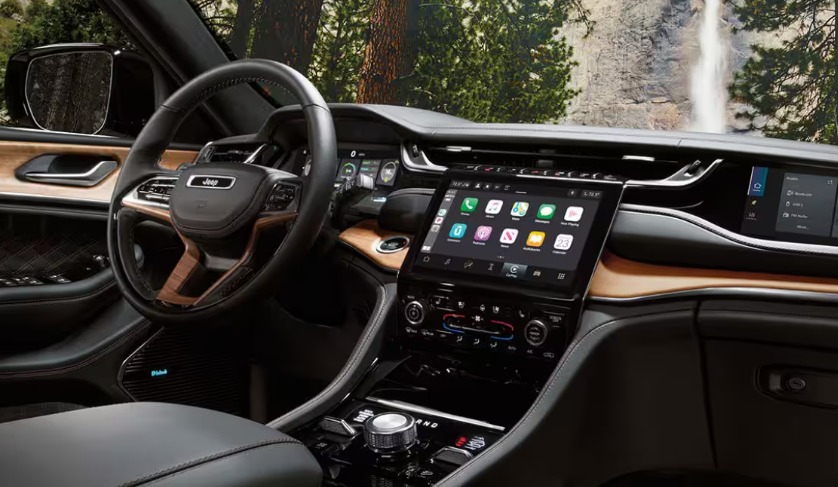 2024 Jeep Grand Cherokee L Dashboard Features