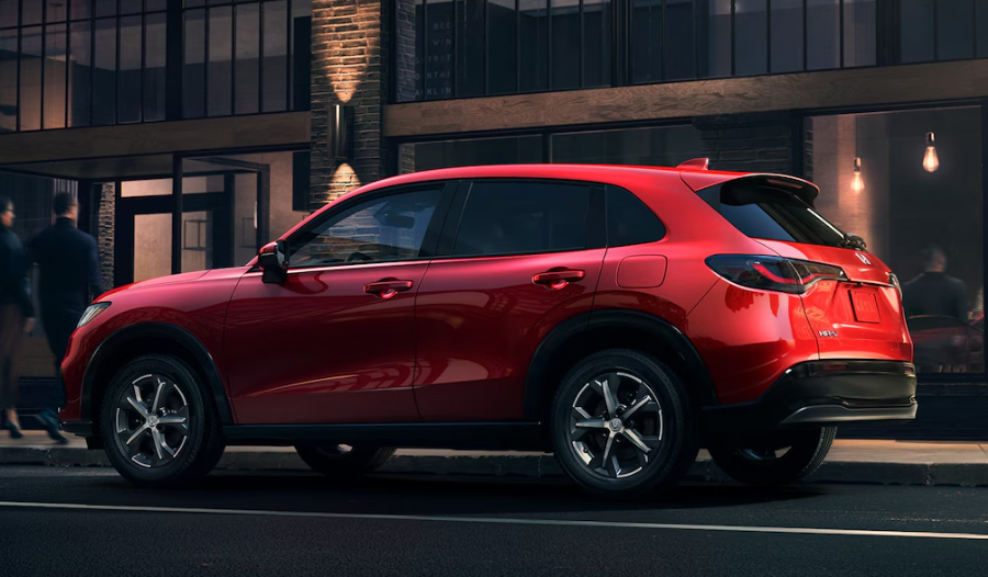 2024 Honda HR-V vs 2024 Nissan Kicks near Arlington, VA
