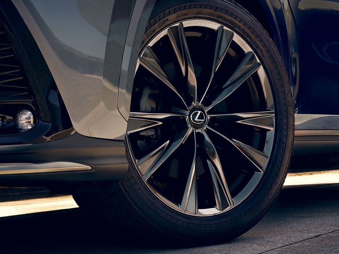 2025 Lexus NX 450h+ Wheel Design