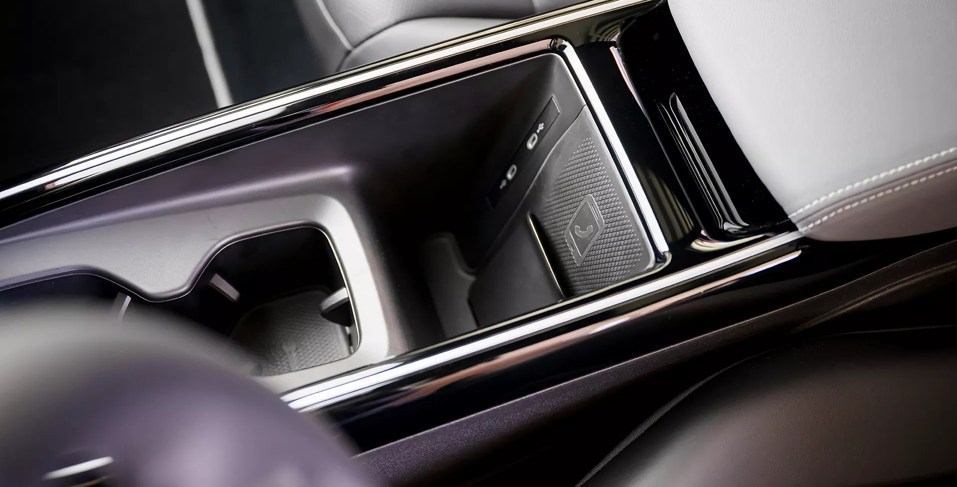 2024 Volkswagen ID.4 Center Console