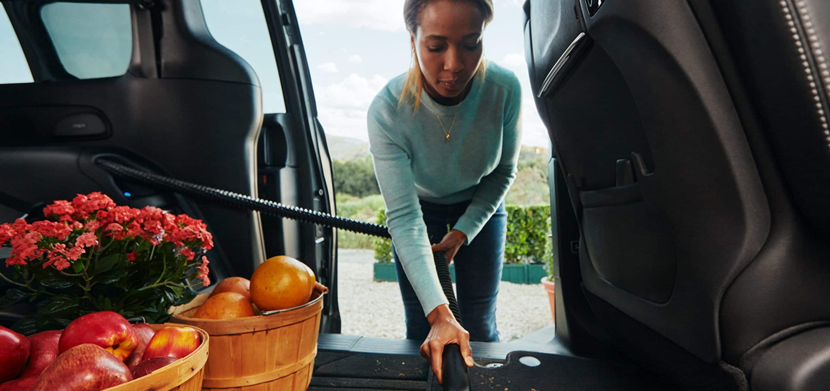 2024 Chrysler Pacifica Stow 'n Go® Integrated Vacuum