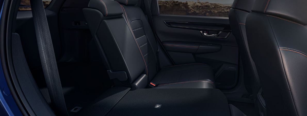 El CR-V te permite configurar el espacio interior a tu gusto gracias a sus asientos traseros abatibles en partes 60/40.