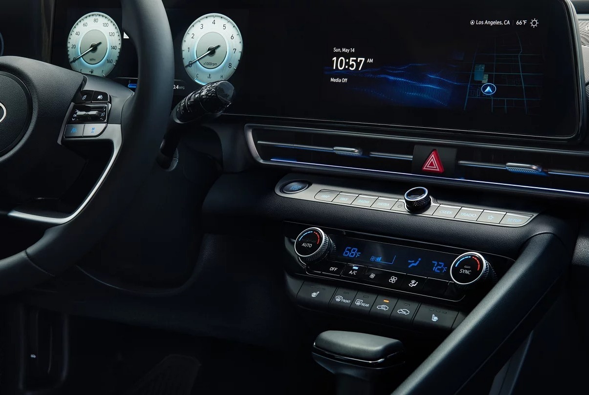 2024 ELANTRA Touchscreen