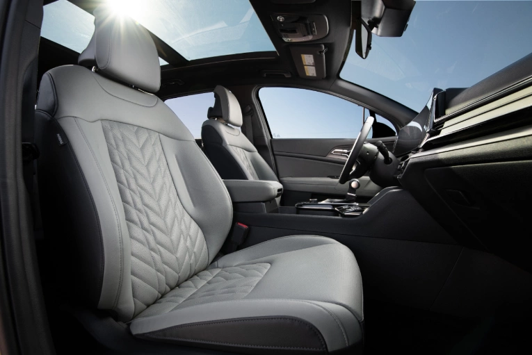 2024 Kia Sportage front seats and moonroof