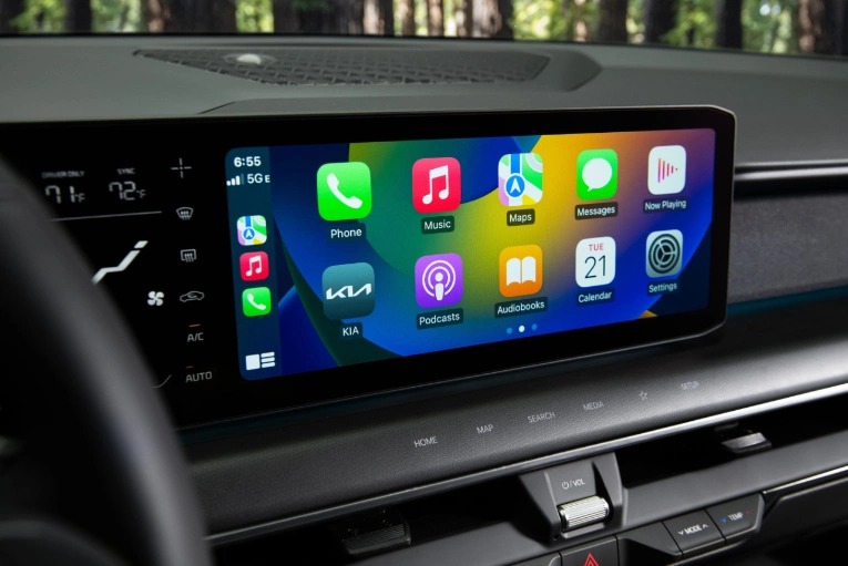 2024 Kia EV9 infotainment panel and dashboard