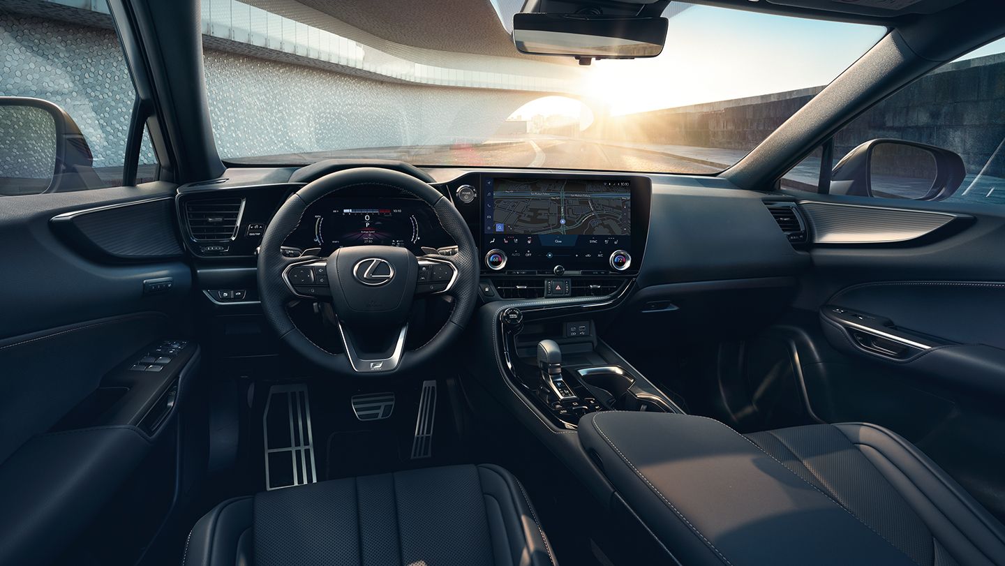 2025 Lexus NX 350 Main Console