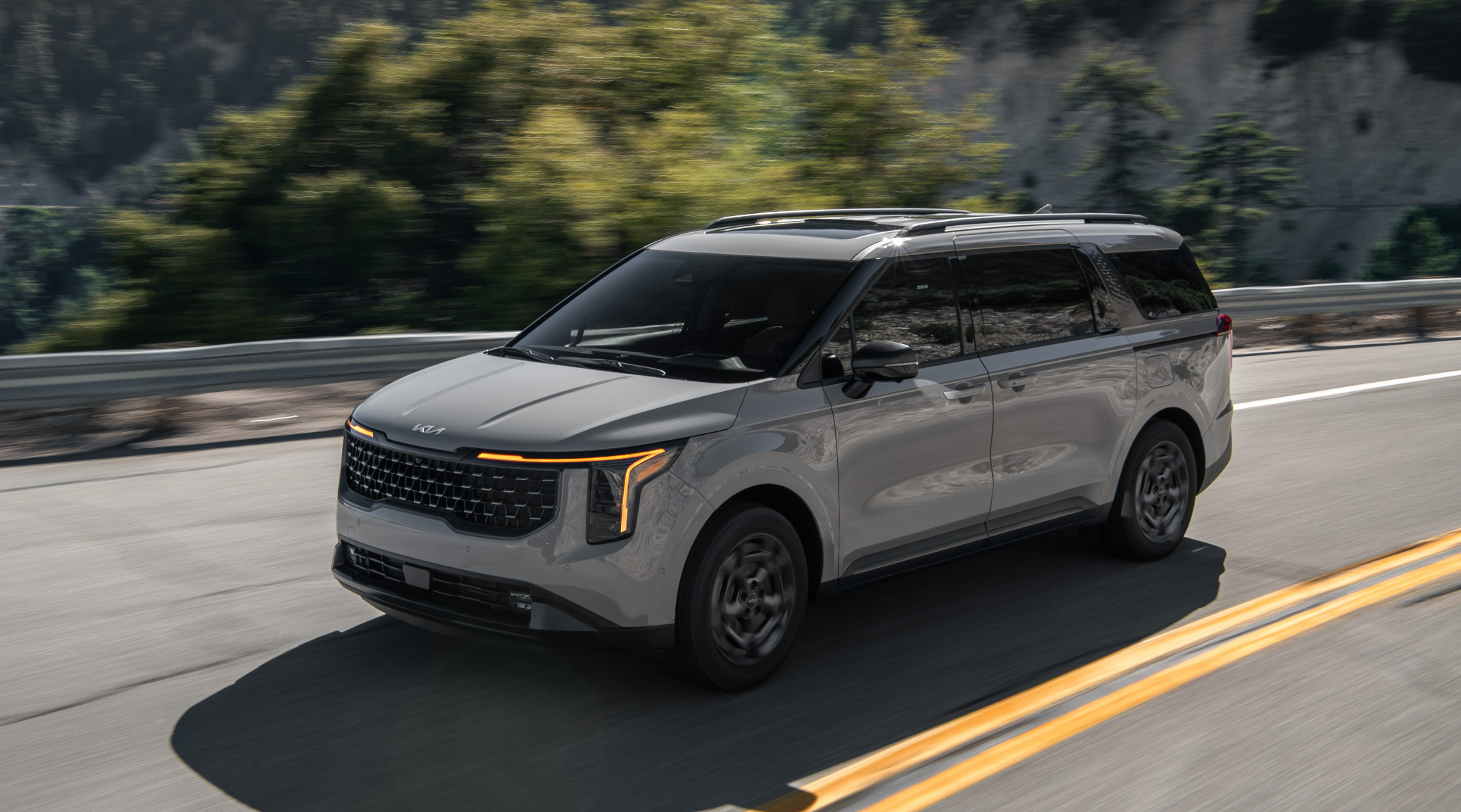 2025 Kia Carnival MPV?