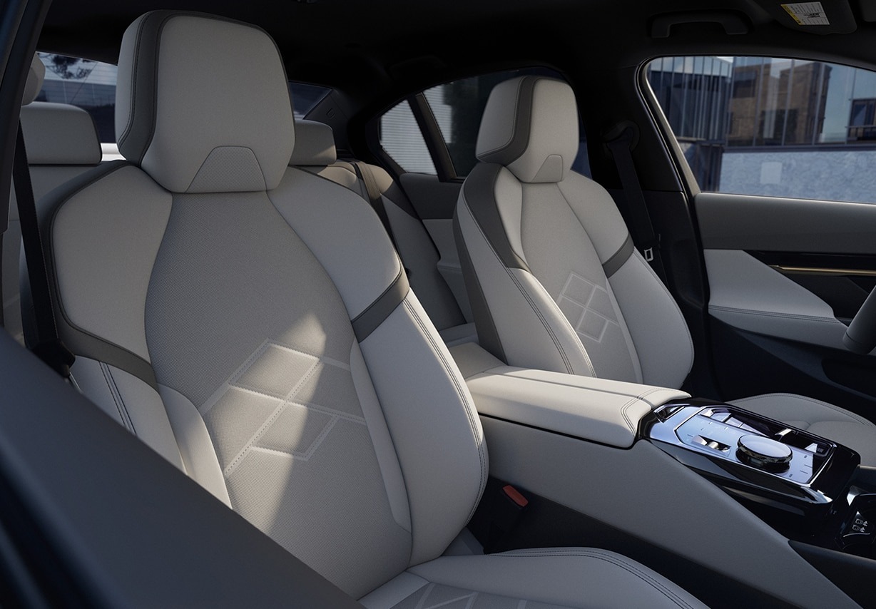 2024 5 Series Seating