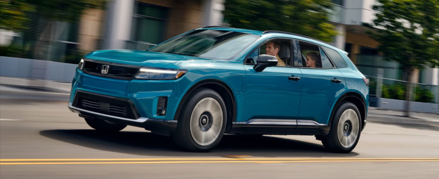 El SUV que se muestra es el Honda Prologue 2024 Elite en North Shore Pearl.