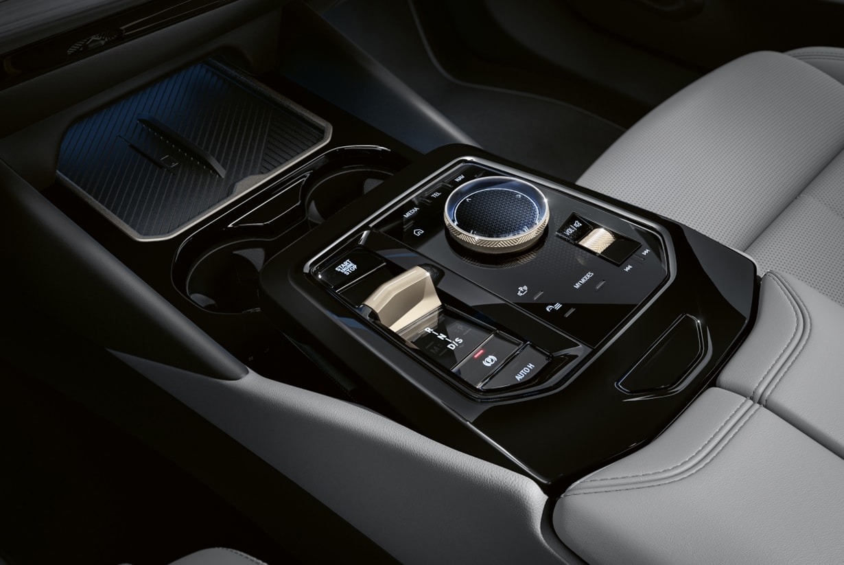 2024 BMW 5 Series Sedan Gear Selector