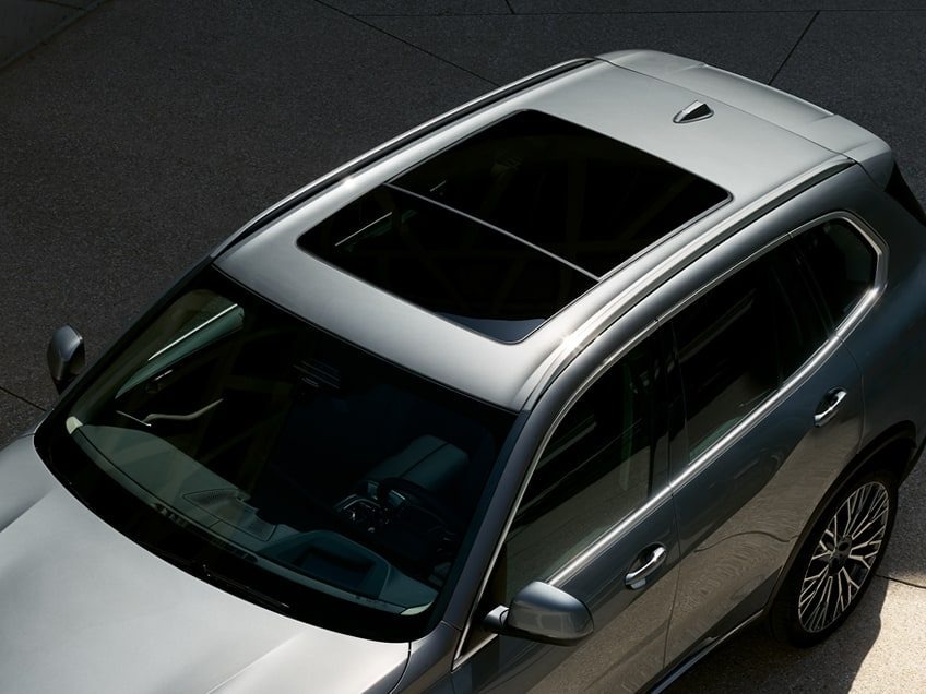 2025 BMW X5 Panoramic Sky Lounge LED Roof