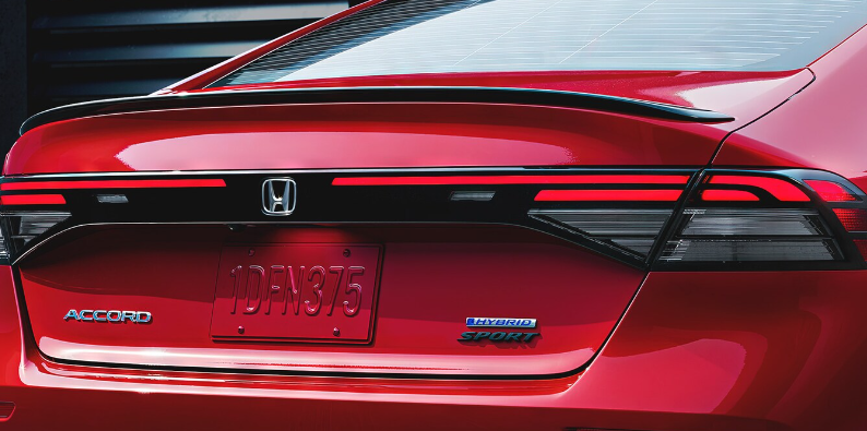 Las luces traseras del Honda Accord 2024 son uno de los aspectos más distintivos de su diseño exterior.