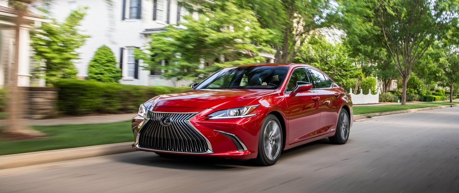 Pre-Owned Lexus ES 300h for Sale near East Hampton, NY