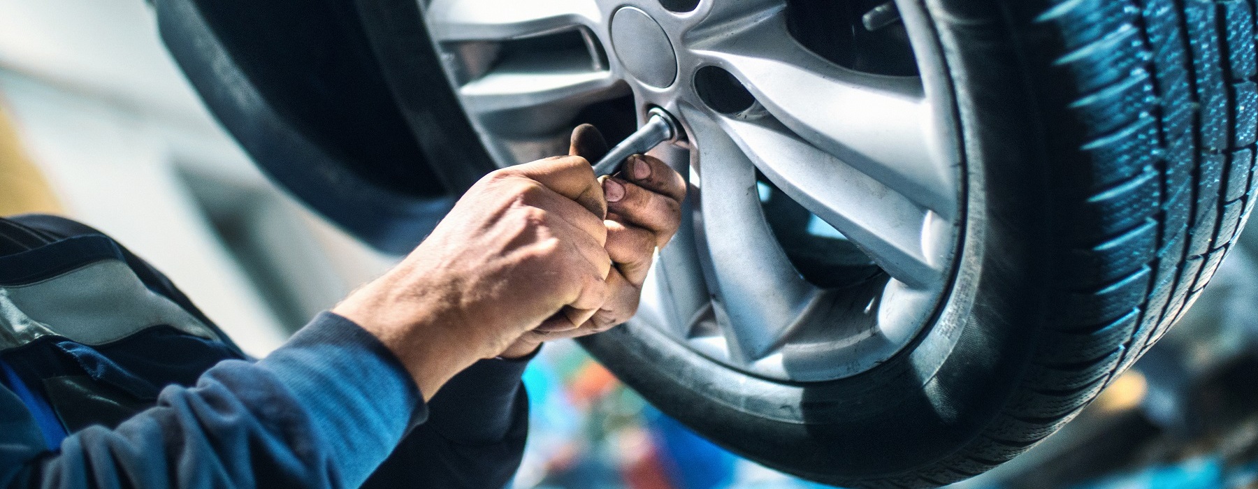How to Change a Flat Tire in Indianapolis, IN
