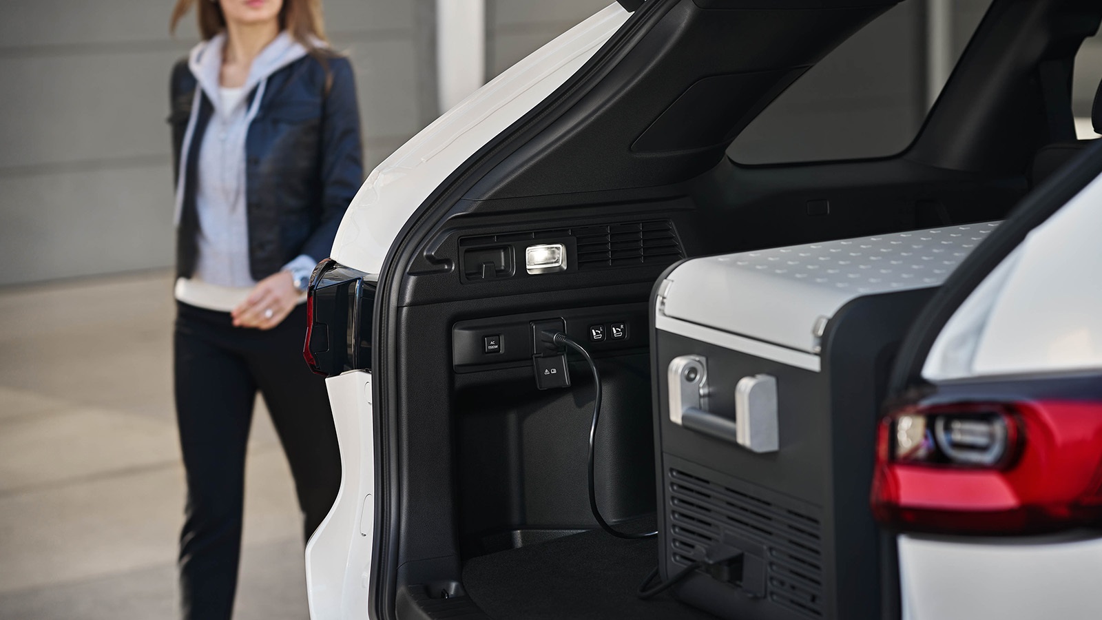 2025 MAZDA CX-70 PHEV Cargo Area Outlets