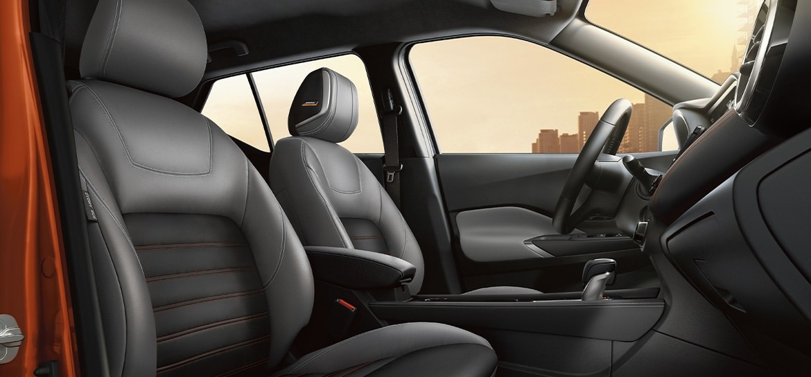 2024 Nissan Kicks Front Row