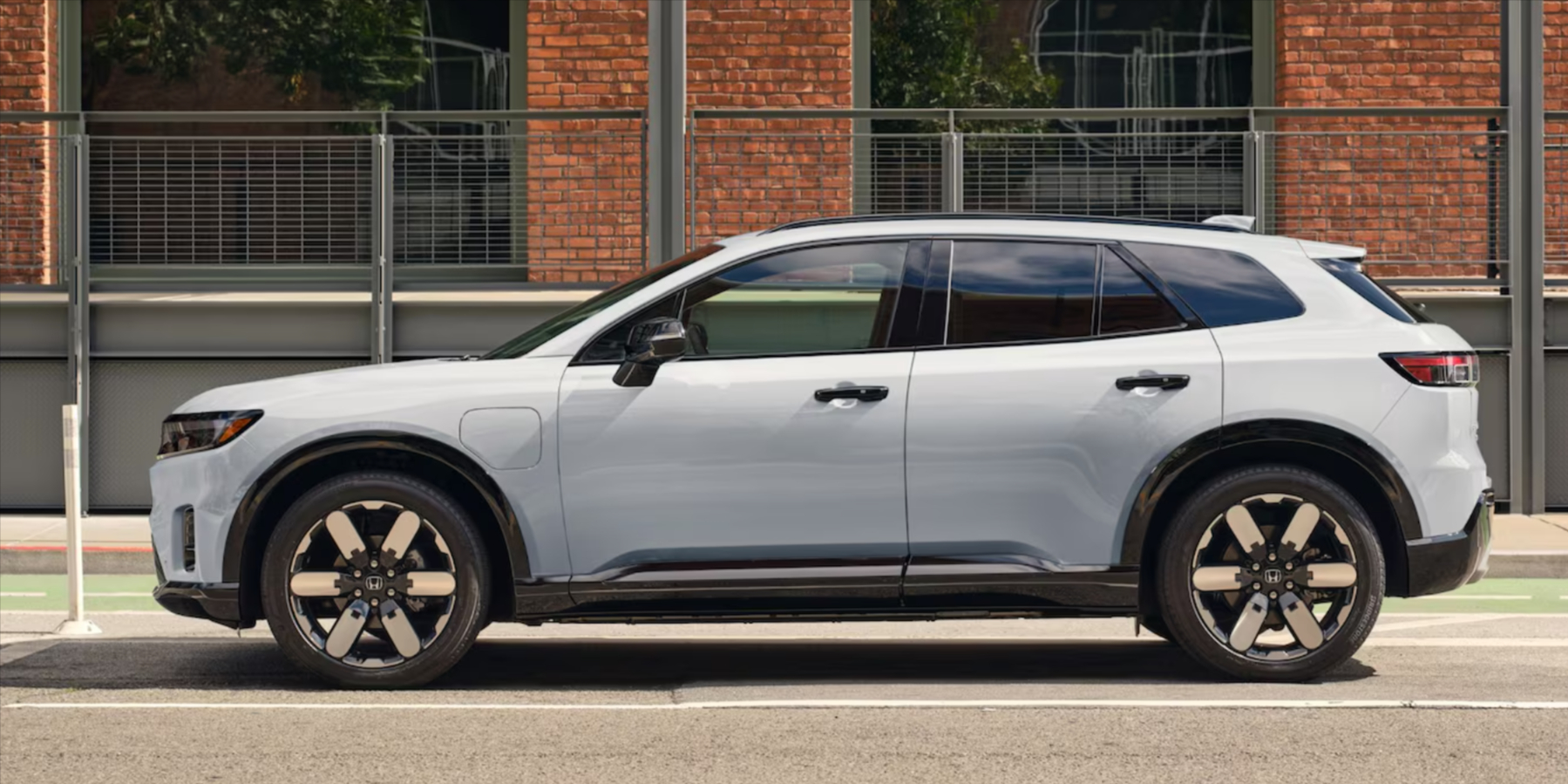 2024 Honda Prologue vs 2024 Tesla Model Y in Capitol Heights, MD