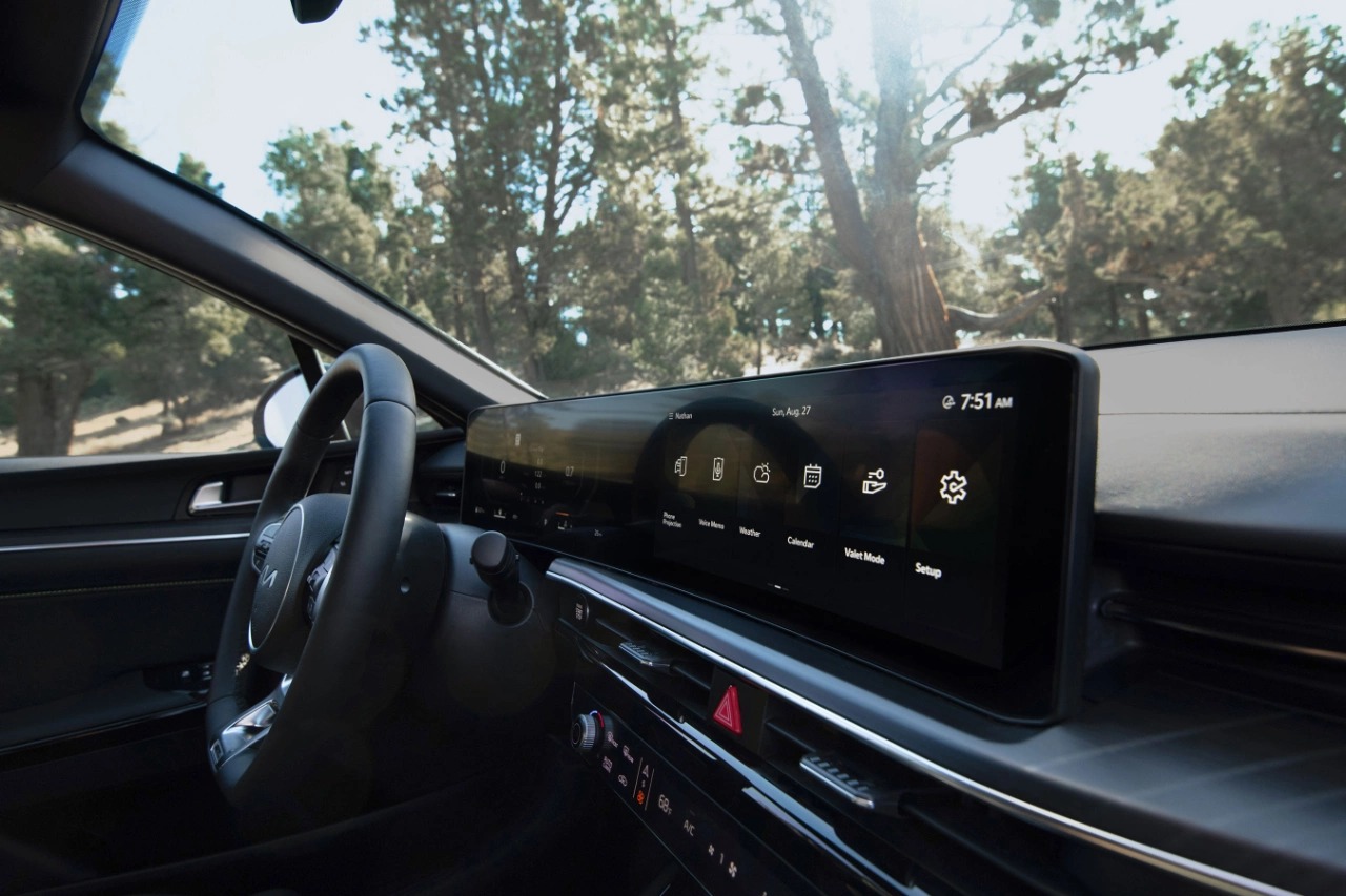 2025 K5 Touchscreen