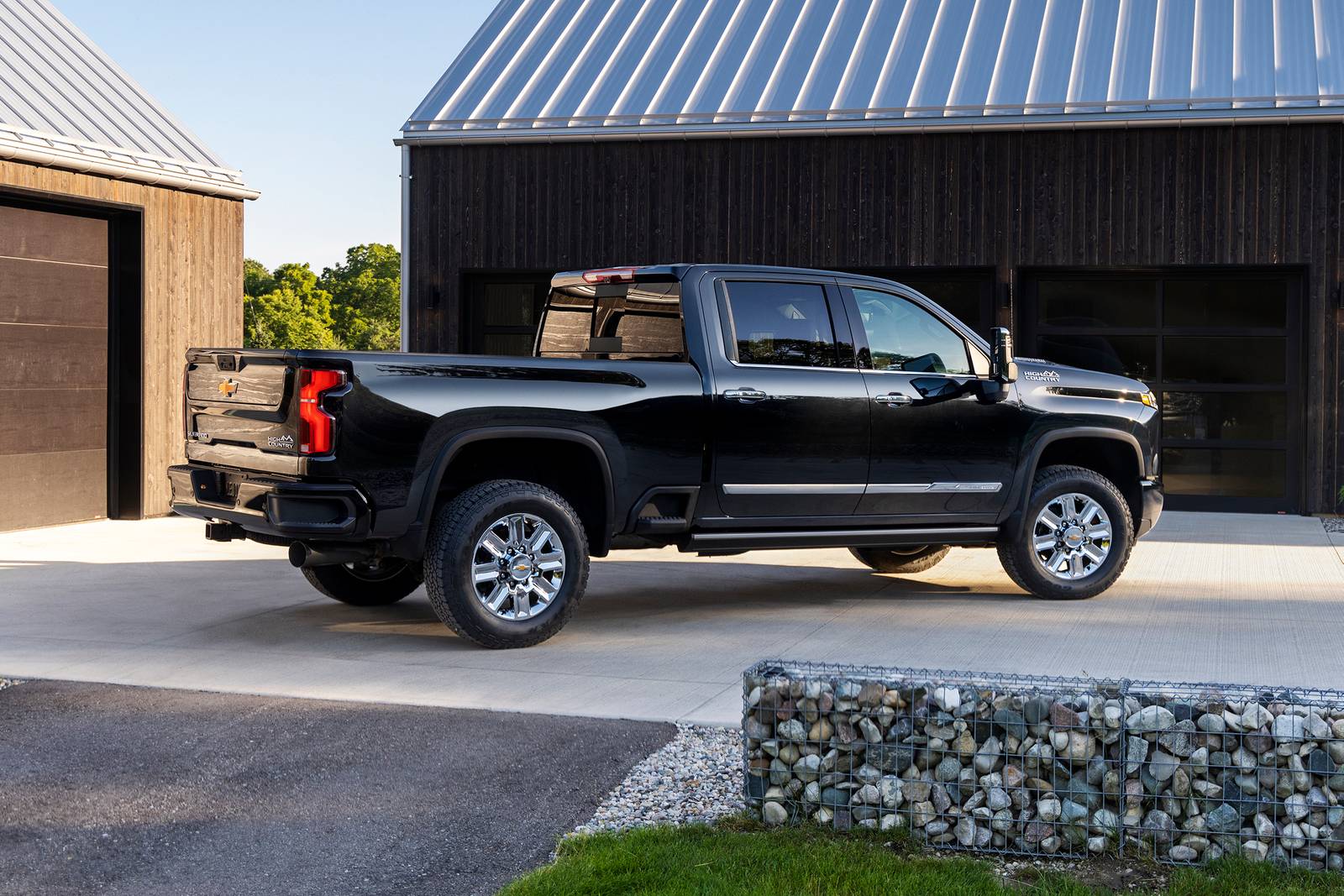 2024 Chevrolet Silverado 2500HD photo 2