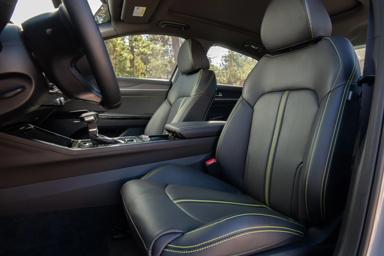 2025 Kia K5 Front Seats