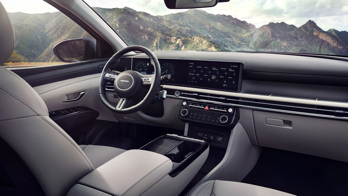 2025 Hyundai TUCSON Cockpit