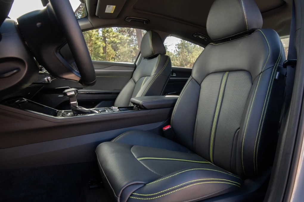 2025 Kia K5 Seating