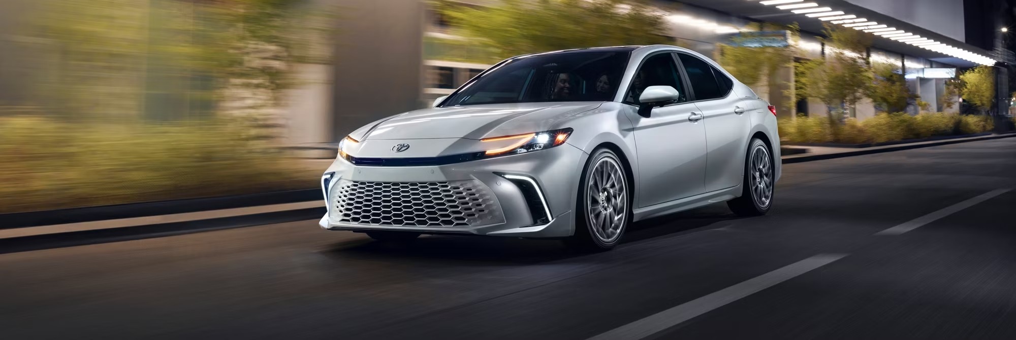 2025 Toyota Camry SE Overview near Woodland Hills, CA