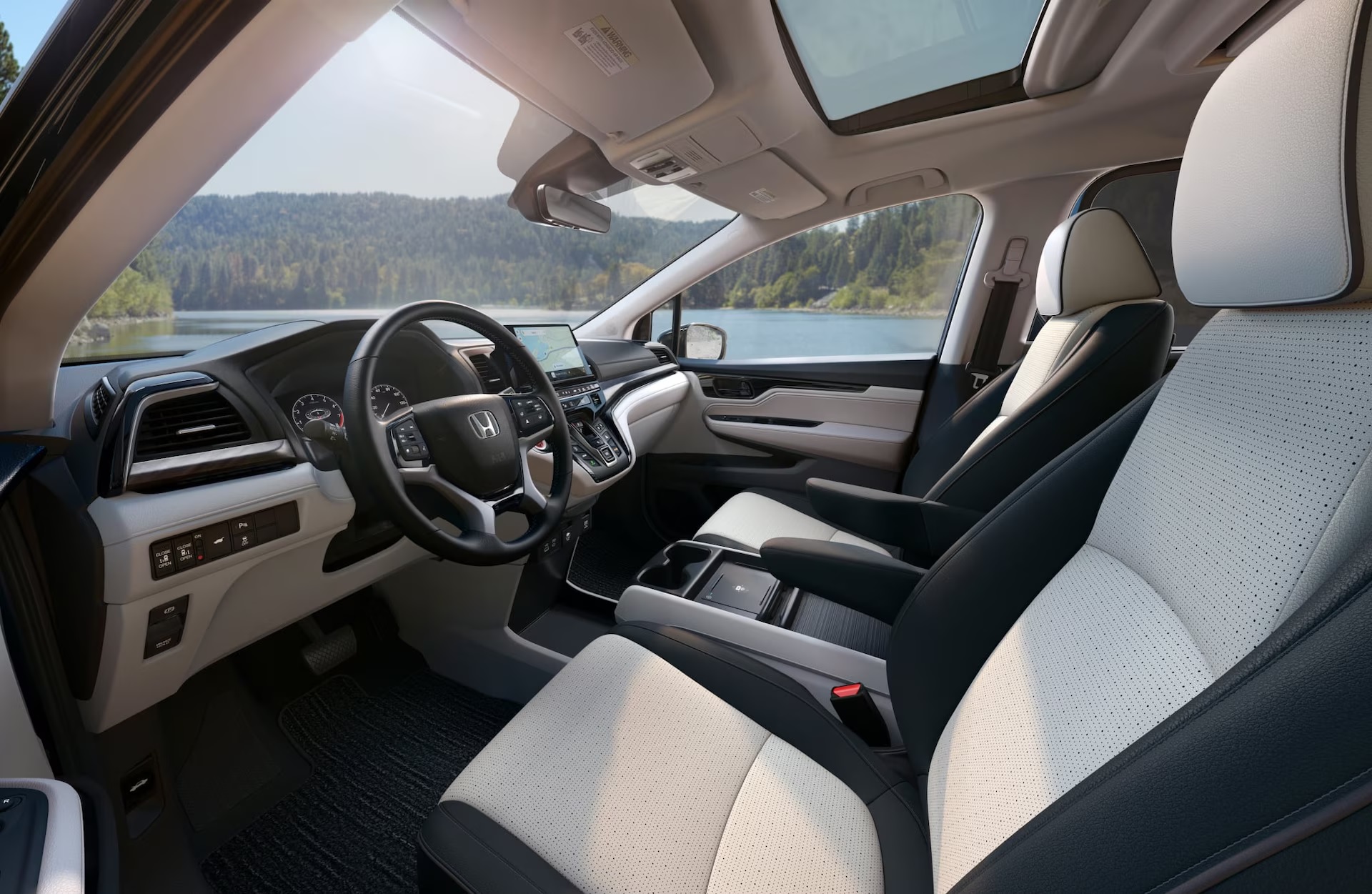 2025 Honda Odyssey Dashboard and Front Seats