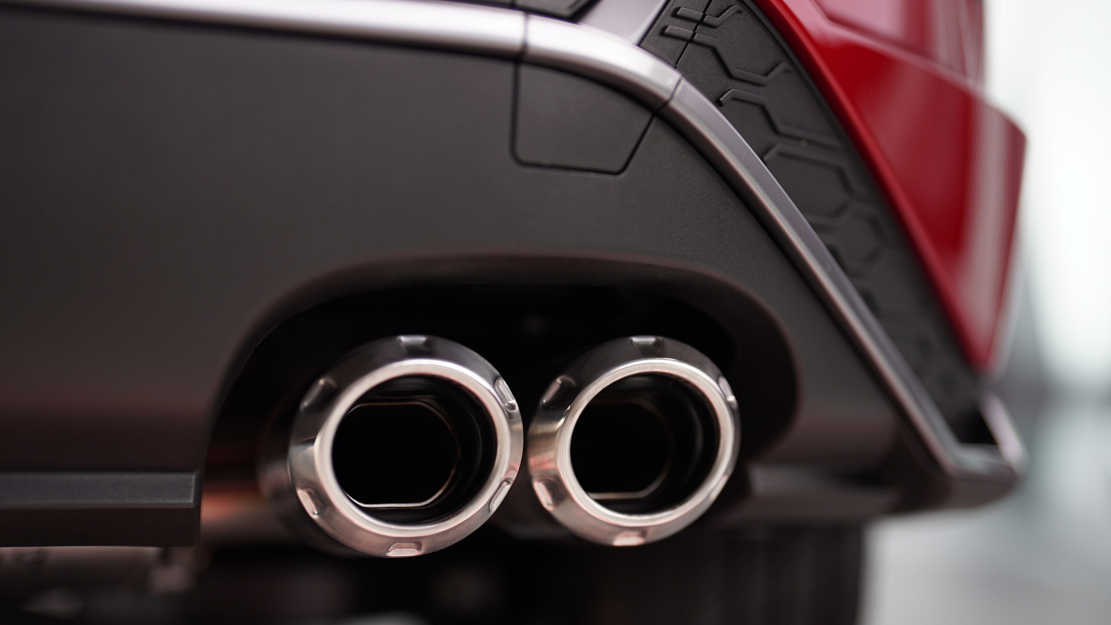 2025 Hyundai KONA Dual Exhaust Pipes