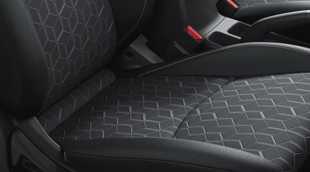 2024 Outlander Sport ES Seating