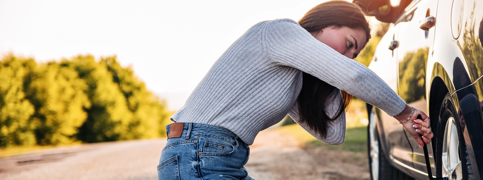 How to Change a Flat Tire near Long Island, NY