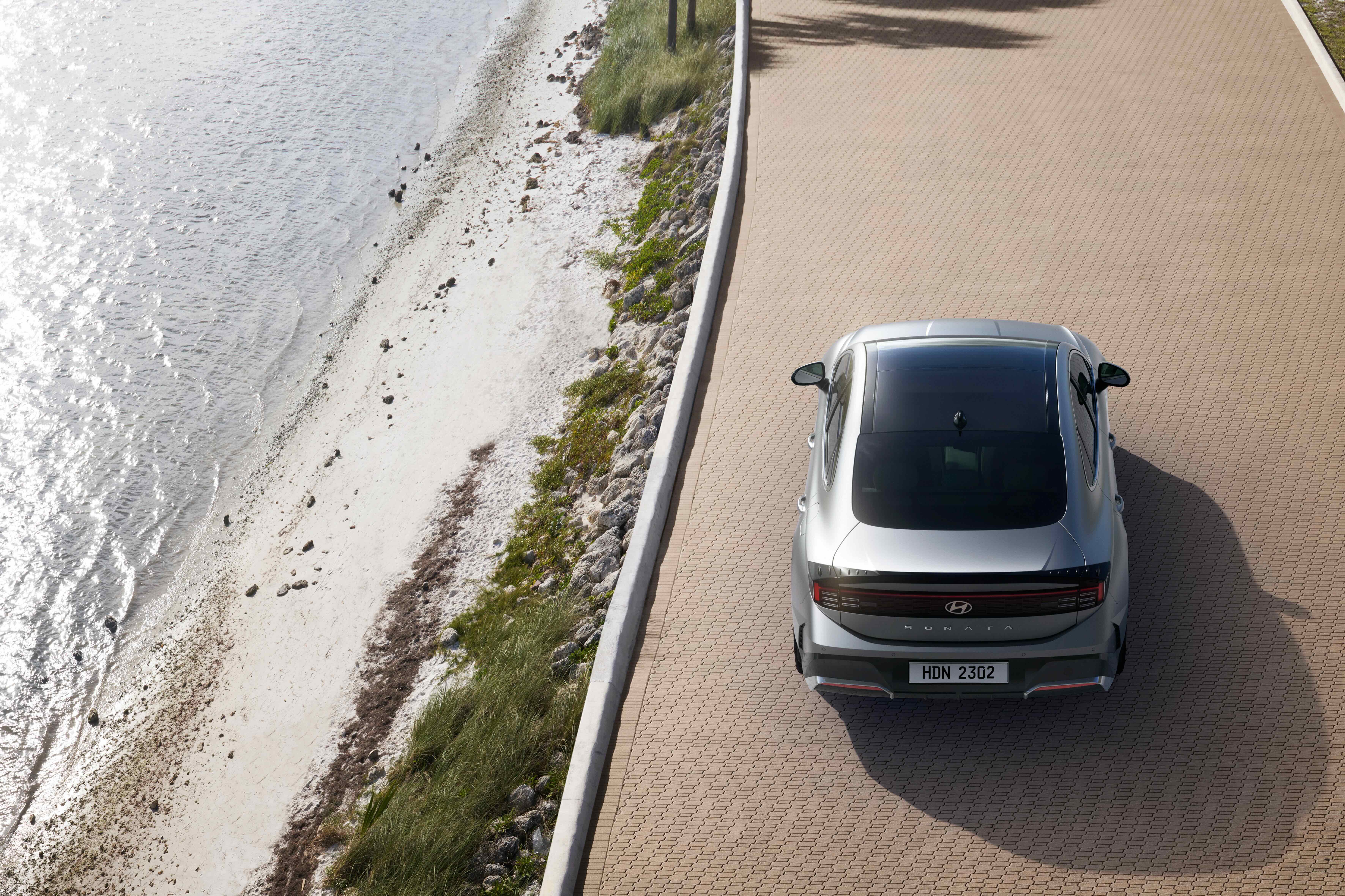 2025 Hyundai SONATA Panoramic Sunroof