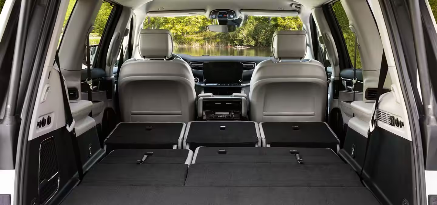 2024 Wagoneer Cabin Space