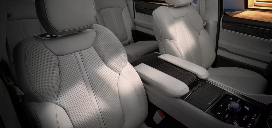 2024 Wagoneer L Seating
