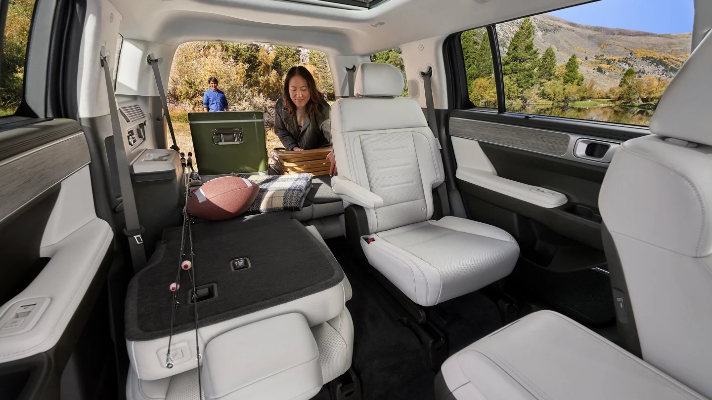 2025 Hyundai SANTA FE Rear Storage 