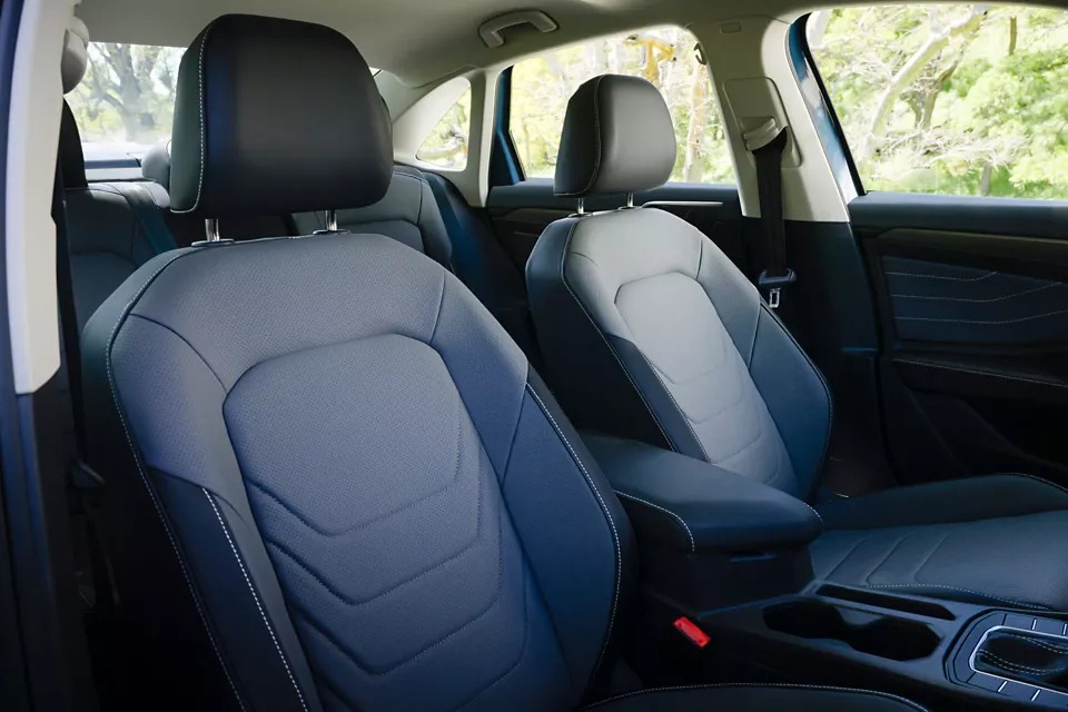 2025 Volkswagen Jetta Front Seats