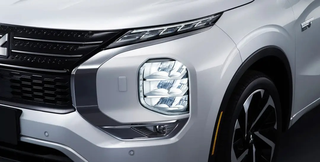 2025 Mitsubishi Outlander PHEV Headlamp
