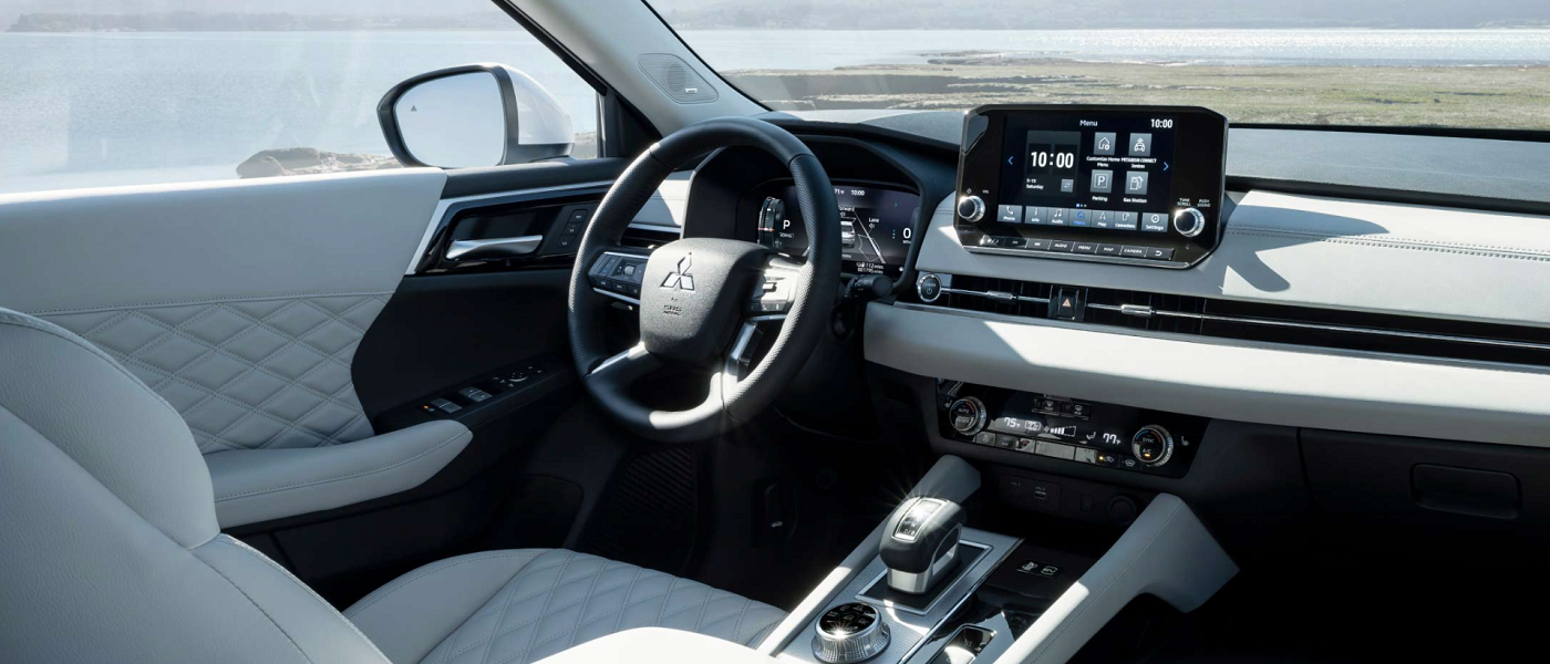 2025 Mitsubishi Outlander PHEV Front Cabin