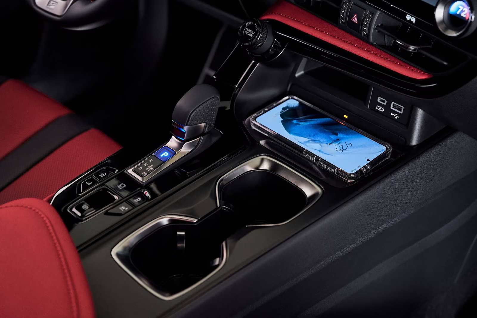 2025 Lexus NX 450h+ Wireless Charger