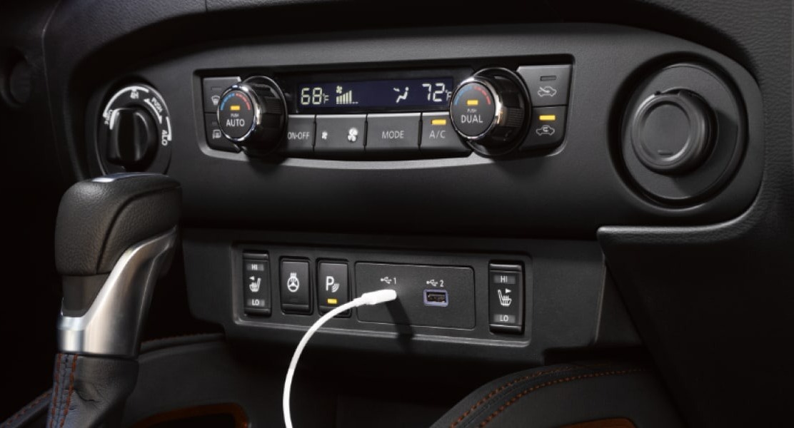 2025 Nissan Frontier Dual-Zone Automatic Climate Controls