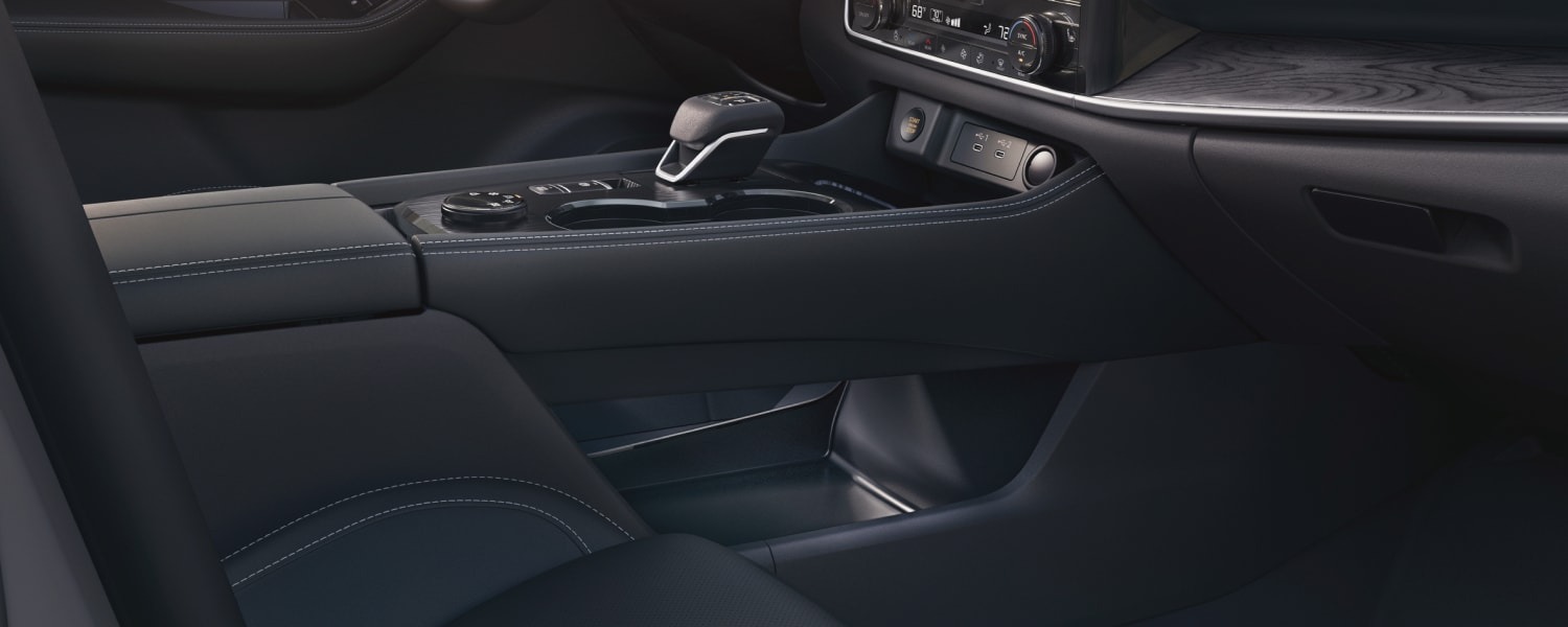 2025 Nissan Rogue Centre Console