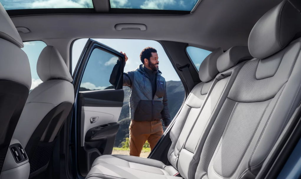 2025 Hyundai TUCSON Seating