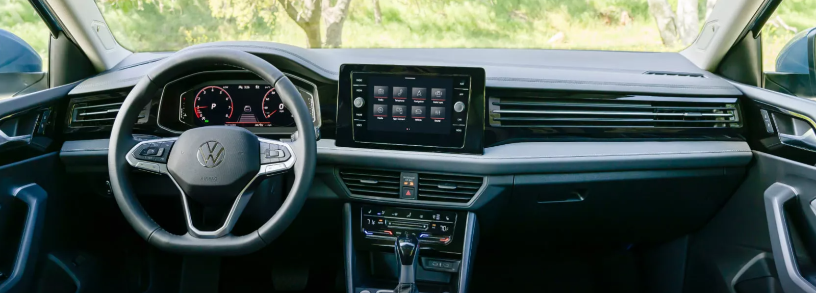 2025 Volkswagen Jetta SEL Front Row