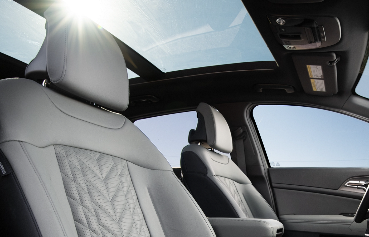 2025 Kia Sportage Hybrid Front Cabin