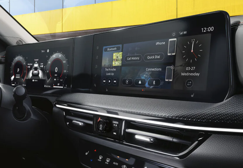 2025 Nissan Kicks Touch Display