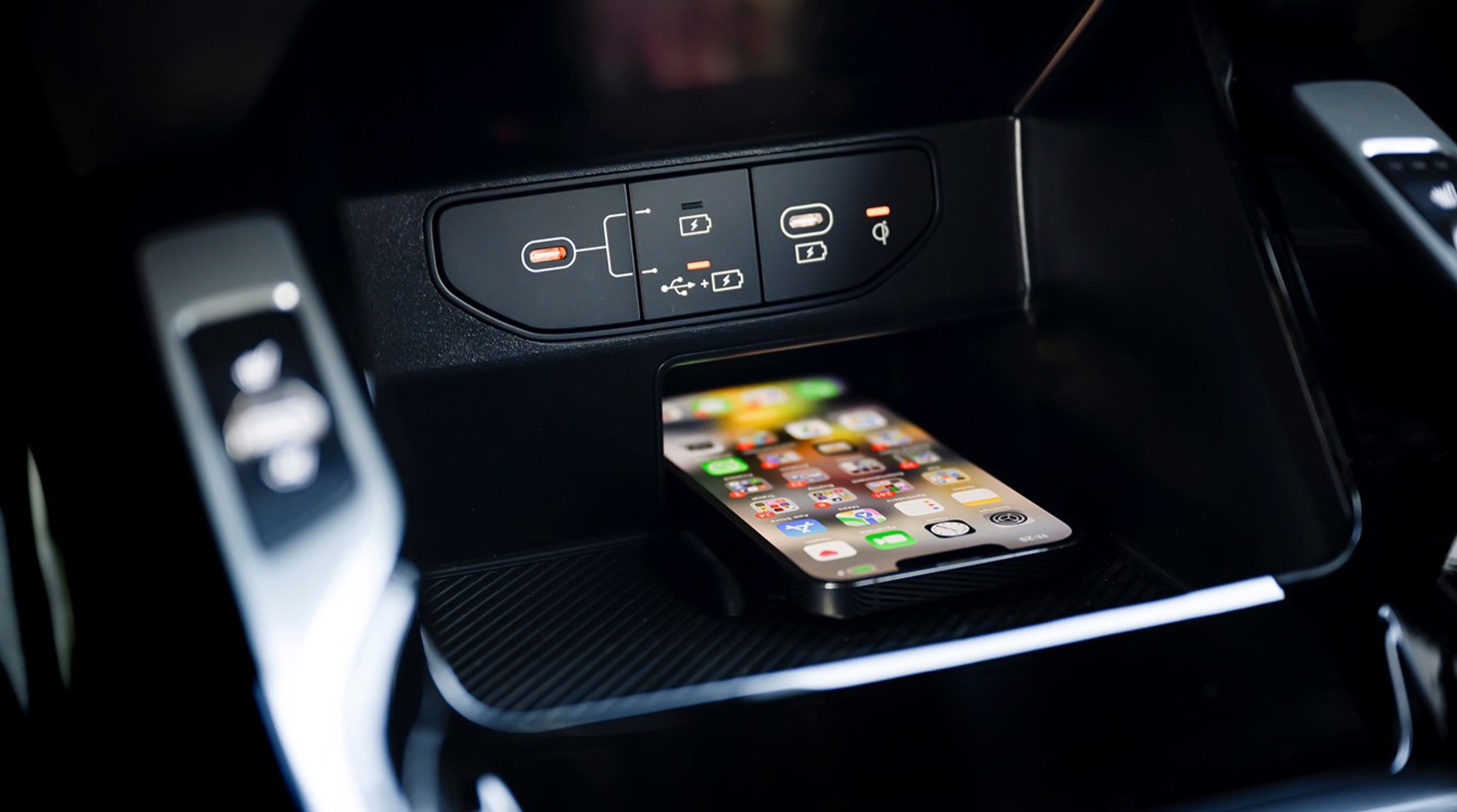 2025 Kia Sorento Wireless Charger